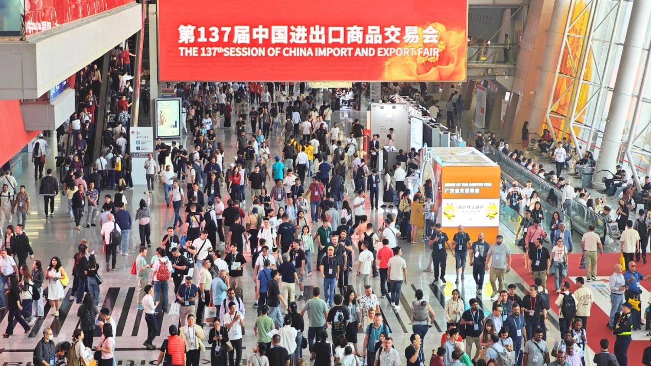 Coltivare la qualità, salpare verso nuovi orizzonti: il viaggio di successo di Jiayue alla Fiera di Canton 2025!